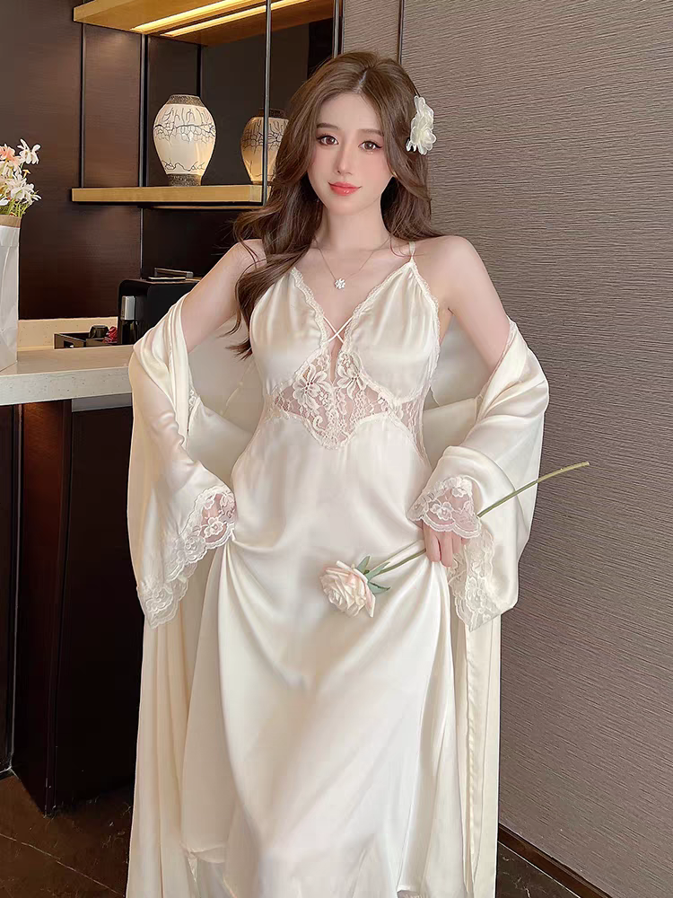 Women's sexy suspender nightgown in pajamas